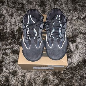 Yeezy utility black 500